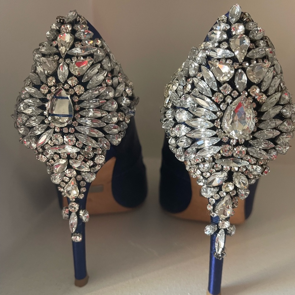 badgley mischka embellished satin pumps